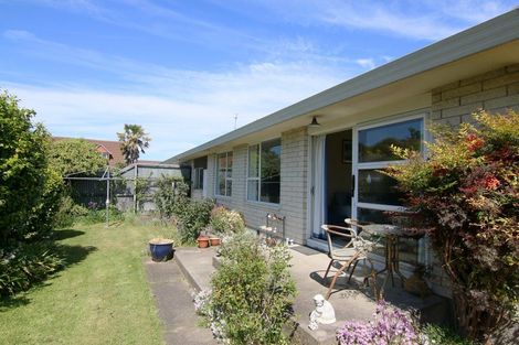 Photo of property in 1/18 Sawtell Place, Northcote, Christchurch, 8052