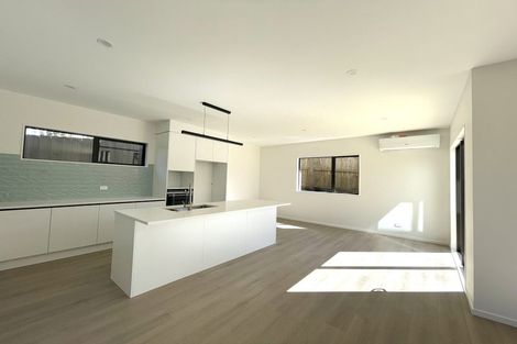 Photo of property in 26c Topliss Drive, Northcross, Auckland, 0632