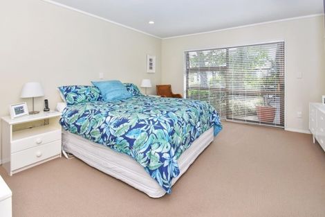 Photo of property in 70 Charles Prevost Drive, The Gardens, Auckland, 2105