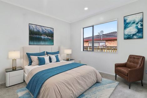 Photo of property in 43 Glenveagh Park Drive, Weymouth, Auckland, 2103