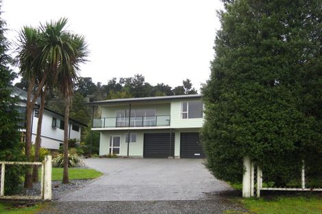 Photo of property in 70 Ahau Street, Moana, 7872