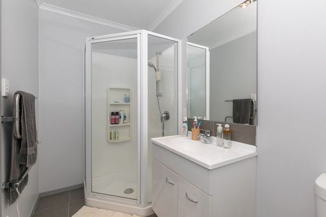 Photo of property in 12 Ruske Place, Grandview Heights, Hamilton, 3200