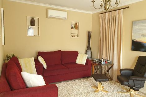 Photo of property in 1/35 Sunderlands Road, Half Moon Bay, Auckland, 2012