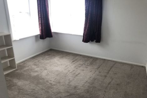 Photo of property in 100 Gossamer Drive, Pakuranga Heights, Auckland, 2010