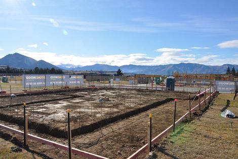 Photo of property in 25 Pounamu Avenue, Albert Town, Wanaka, 9305