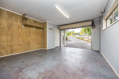 Photo of property in 9a Pendene Place, Forrest Hill, Auckland, 0620
