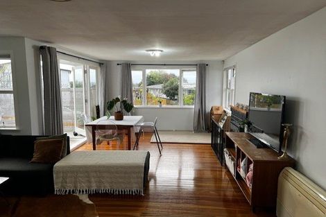 Photo of property in 41b Vera Road, Te Atatu South, Auckland, 0610