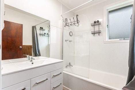 Photo of property in 318 Swanson Road, Henderson, Auckland, 0610