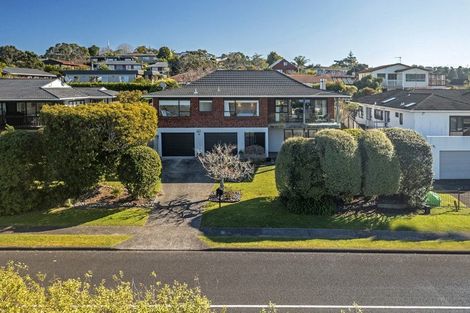 Photo of property in 137 Stapleford Crescent, Browns Bay, Auckland, 0630