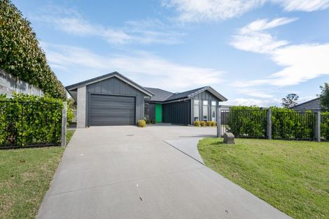 Photo of property in 25 Kayelene Place, Omokoroa, 3114