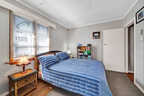 Photo of property in 37 Cracroft Street, Waitara, 4320
