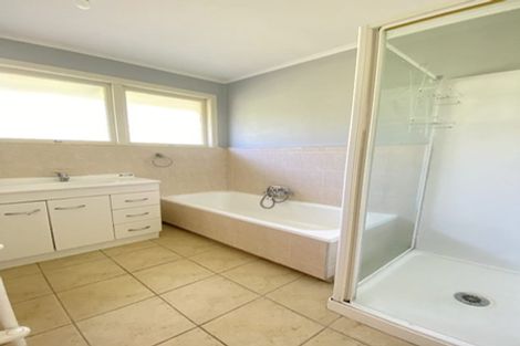 Photo of property in 11 Beswick Place, Birkdale, Auckland, 0626