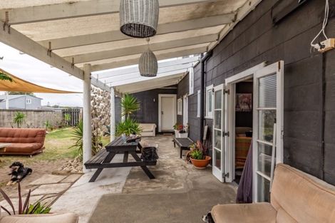 Photo of property in 4 Hunia Terrace, Himatangi Beach, Foxton, 4891