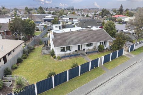Photo of property in 8 Gibbs Drive, Woodend, 7610