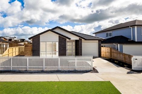 Photo of property in 12 Hemopo Street, Pukekohe, 2120