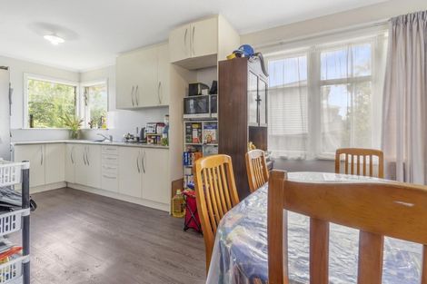 Photo of property in 35 Barbary Avenue, Kelston, Auckland, 0602