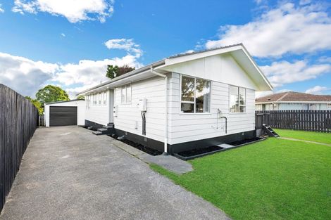 Photo of property in 11 Dorendia Place, Clendon Park, Auckland, 2103