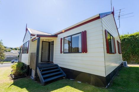 Photo of property in 71 Moore Street, Hillcrest, Auckland, 0627