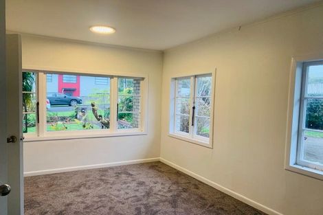 Photo of property in 10 View Road, Papakura, 2110