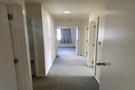 Photo of property in 3a Louise Place, West Harbour, Auckland, 0618