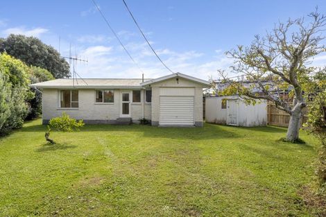 Photo of property in 15 Old Coach Road South, Otaki Beach, Otaki, 5512
