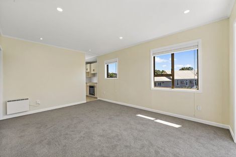 Photo of property in 12 Keats Place, Blockhouse Bay, Auckland, 0600
