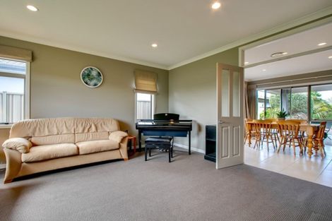Photo of property in 18 Pania Place, Poraiti, Napier, 4112
