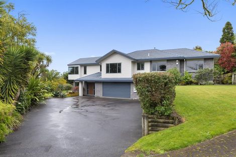 Photo of property in 24 Capricorn Place, Kawaha Point, Rotorua, 3010