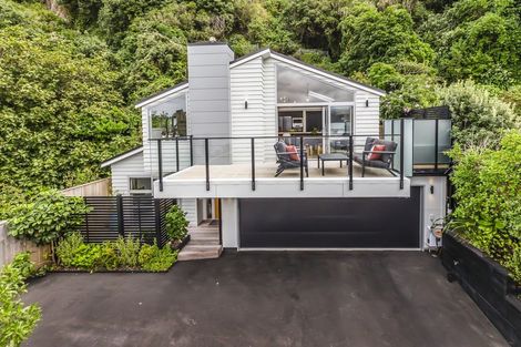 Photo of property in 111a Breaker Bay Road, Breaker Bay, Wellington, 6022