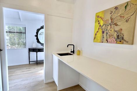 Photo of property in 19 Zita Avenue, Matakatia, Whangaparaoa, 0930