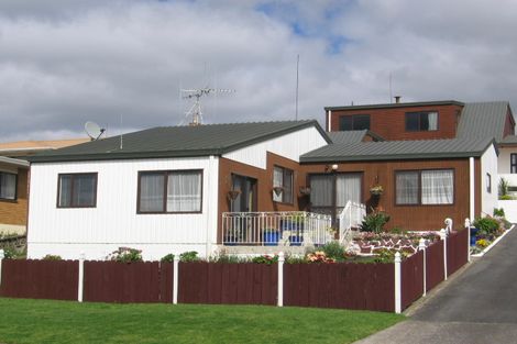 Photo of property in 112a Oceanview Road, Mount Maunganui, 3116