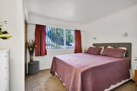 Photo of property in 1 Mclean Street, Strandon, New Plymouth, 4312