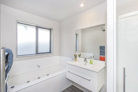 Photo of property in 68 Brookside Terrace, Bryndwr, Christchurch, 8053