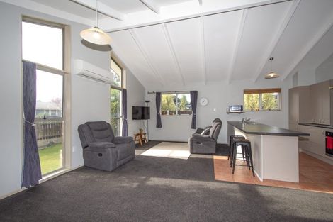 Photo of property in 17 Chadlington Street, Parklands, Christchurch, 8083