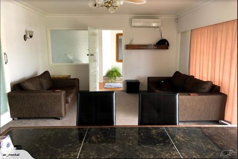 Photo of property in 3 Larne Avenue, Pakuranga Heights, Auckland, 2010