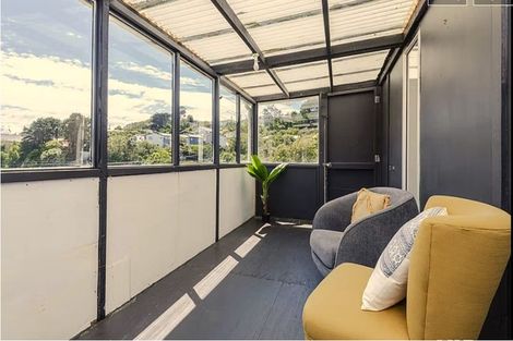 Photo of property in 10 Black Rock Road, Newlands, Wellington, 6037