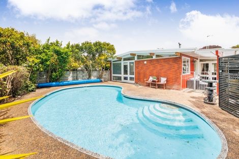 Photo of property in 1 Chilton Grove, Hokowhitu, Palmerston North, 4410