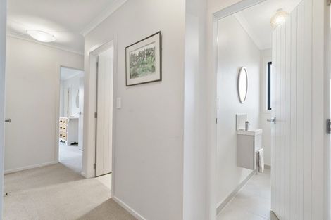 Photo of property in 42 Feist Street, Carterton, 5713