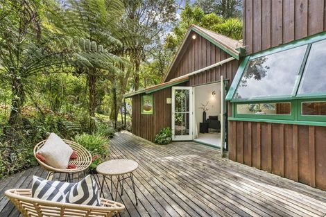 Photo of property in 34 Wood Bay Road, Titirangi, Auckland, 0604