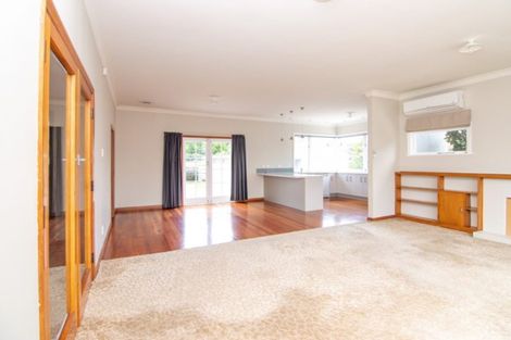Photo of property in 583 Featherston Street, Roslyn, Palmerston North, 4414