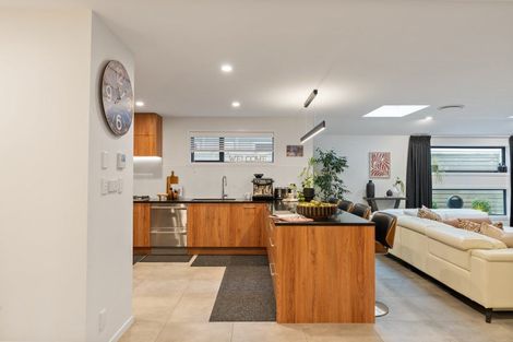 Photo of property in 5 Riroriro Close, Crofton Downs, Wellington, 6035