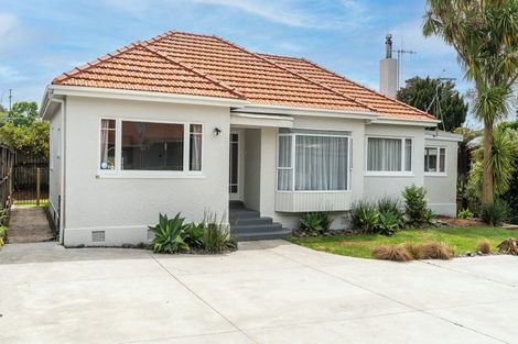 Photo of property in 82 Maeroa Road, Maeroa, Hamilton, 3200