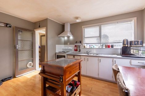 Photo of property in 3 Gertrude Street, Dannevirke, 4930