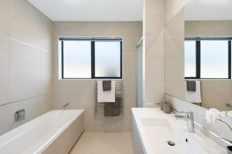 Photo of property in 19 Waituarua Drive, Takanini, 2112