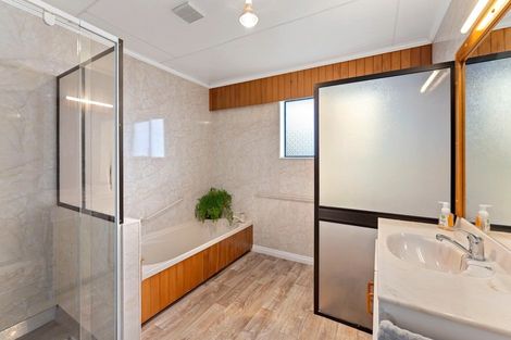 Photo of property in 1 Nikau Place, Otaki, 5512