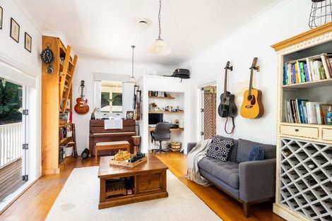 Photo of property in 160a Frankley Road, Frankleigh Park, New Plymouth, 4310