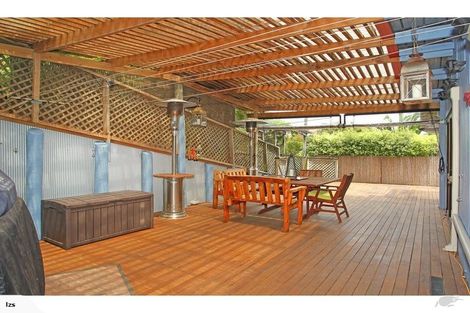 Photo of property in 24 Holt Avenue, Torbay, Auckland, 0630
