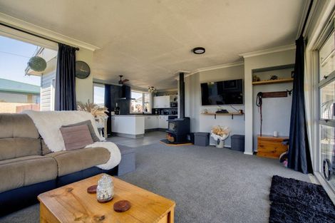 Photo of property in 17 Cross Street, Milton, 9220