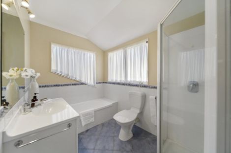 Photo of property in 15 Renlee Place, Shelly Park, Auckland, 2014