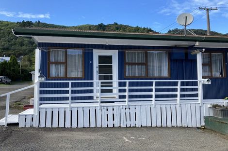 Photo of property in 1/93 Waikawa Road, Picton, 7220